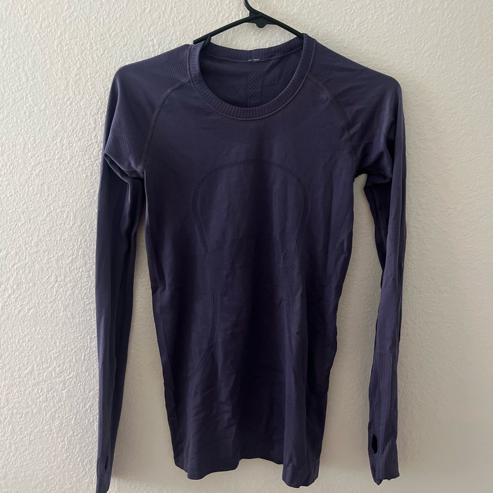 Lululemon Swiftly Tech Long-Sleeve Shirt 2.0 size xs dark purple